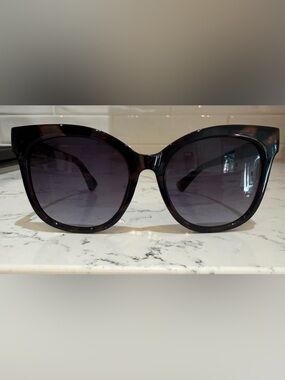 Quay Australia | Accessories | Quay Australia Front Cover  display picture 1